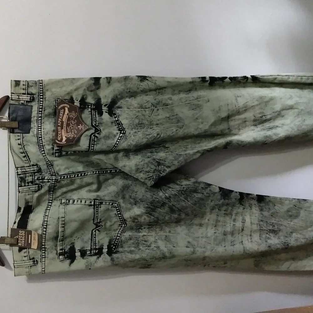 Men's Distressed Tie-Dye Jeans - Picture 4 of 10